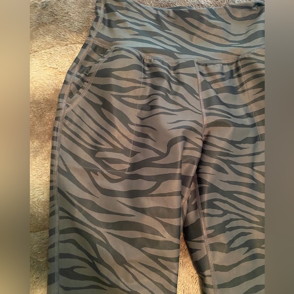 Active joggers - Picture 2 of 3